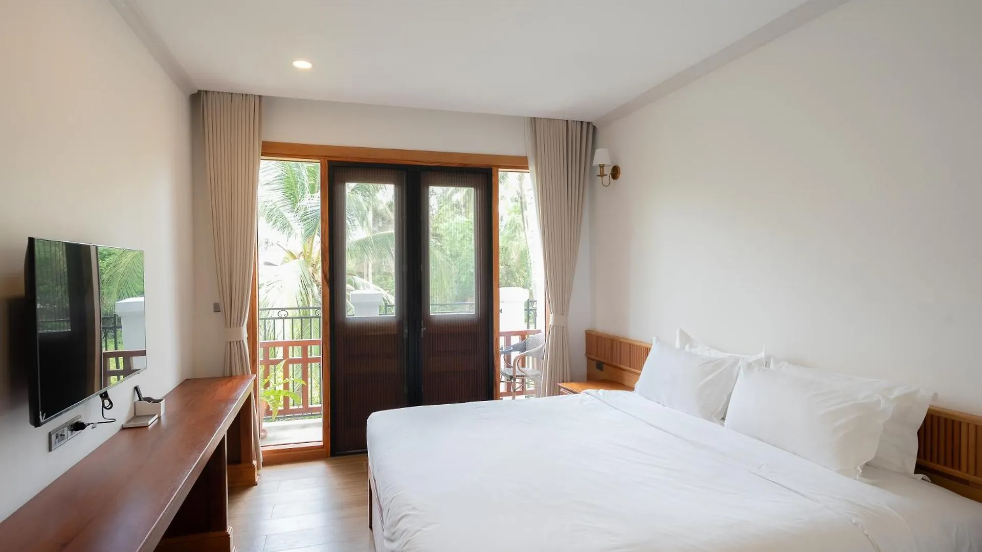 Asoca Hotel 琅勃拉邦 4*,  老挝